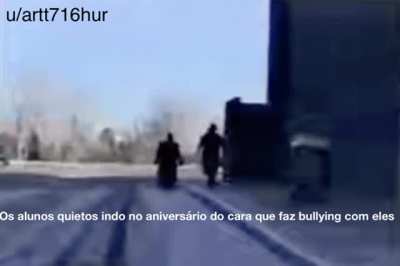 É a terceira vez que tento postar essa bosta