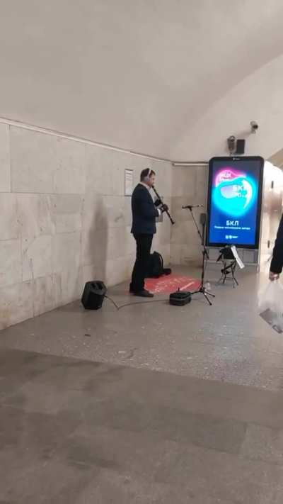 To play clarinet.