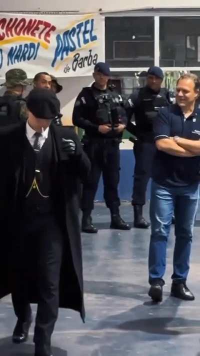 Quando um Peaky Brinde mostra pra PM quem manda!