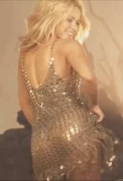 Jiggling booty.