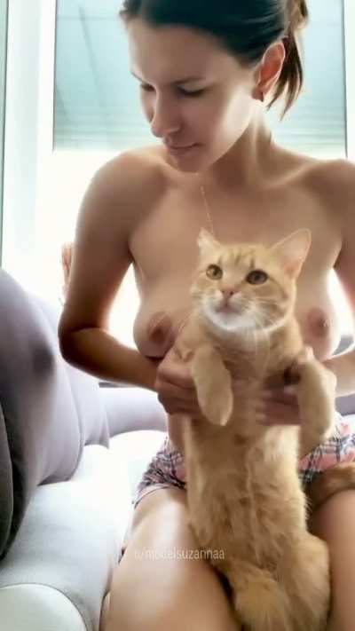They say that two things are most loved on Reddit: they are boobs and cats)<wbr>.☺️😻 Well, let's check it out!)😜