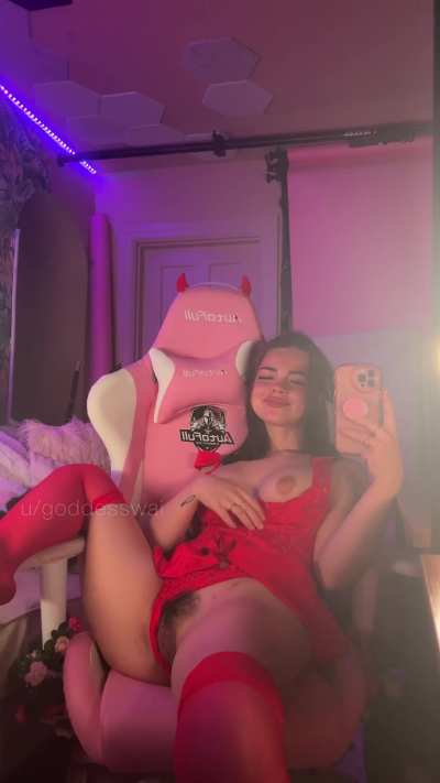 culd u b my chair pls?