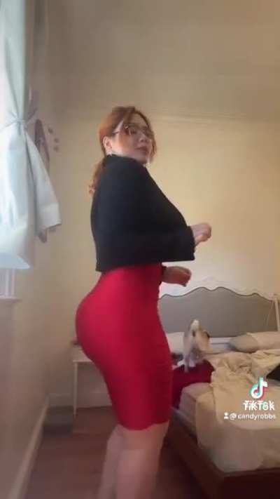 Jessica Rabbit Lookalike