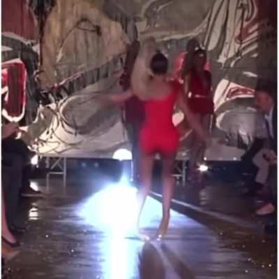 WCGW walking with high heels