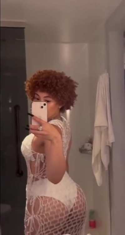 God damn that ass