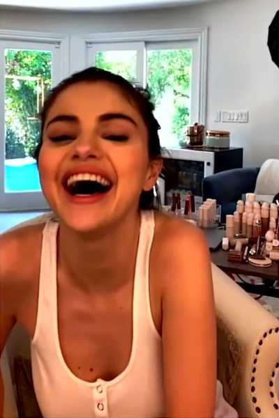 Selena Gomez braless