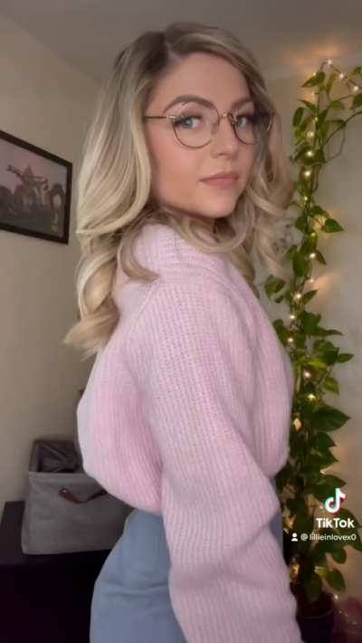 From Library Girl to the Girl Next Door in under 10 seconds! 🤓💕
