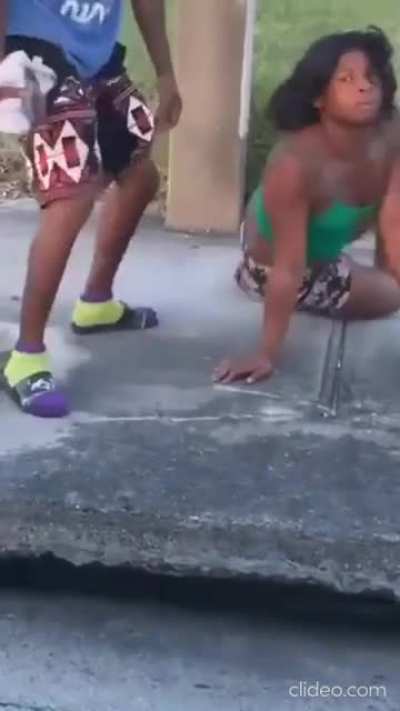 I have no caption for this LMAO