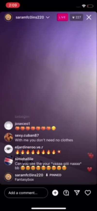 Sara Coins drunk & fussing with trolls 🧌 in the Instagram LIVE comments while holding her boobs with 1 arm💪🏽 for 15 mins strai<wbr>ght😳☹<wbr>️