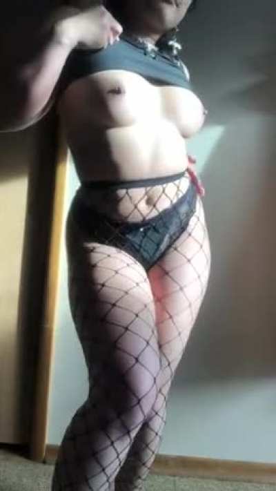 Ever dominated a 5ft 1 Filipina goth befor<wbr>e?🖤😈