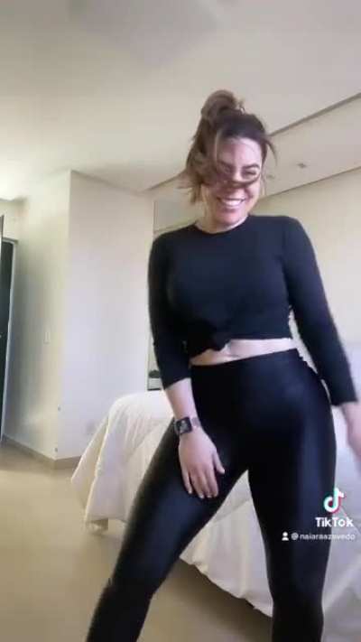 Naiara Azavedo