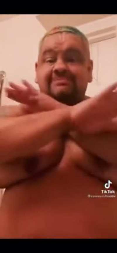 Does anyone know the name of this dude lmao