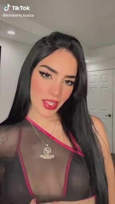 woow que bien se le ven esas tetas