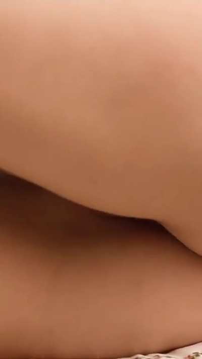 Eva Cela in Netflix series 'Supersex' (S01E01)