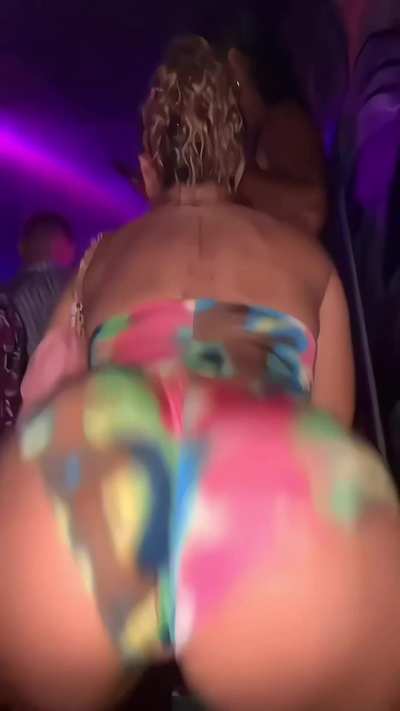 Latto twerking
