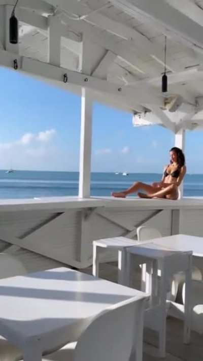wow look at kelly's body just wow
