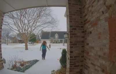 My sister inlaw sent me a video of her falling and I decided to make it an Apple commercial (oc)