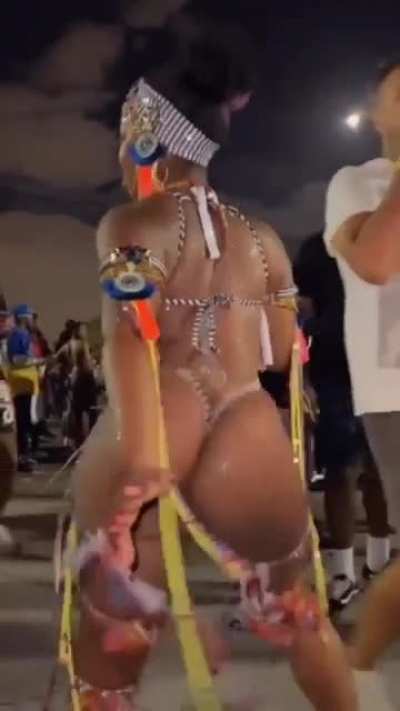 That ass got its own hypewoman (@you<wbr>_love<wbr>_cece<wbr>)