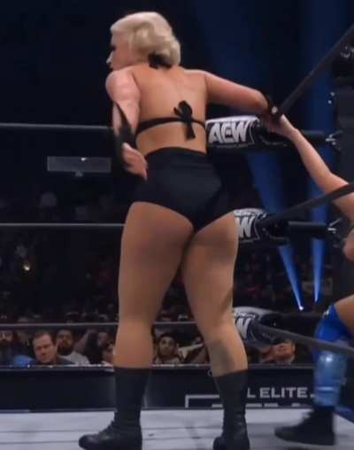 Toni Storm 