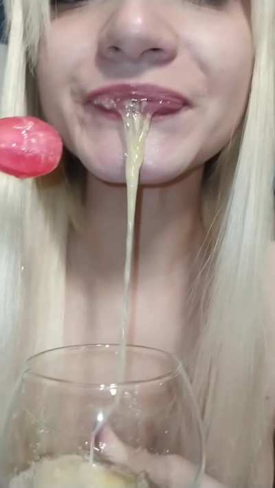 Customs videos available 🍓 Let's make your dirty dream come true 💓 Also subscribe to my puke Darkfans, 30+ items already and new every day 🥰👇
