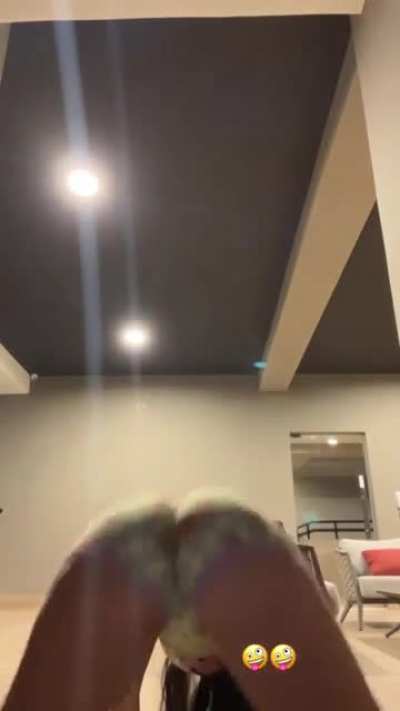 iamgianka 😋🍑✨