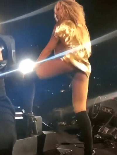 Beyonce concert sexy
