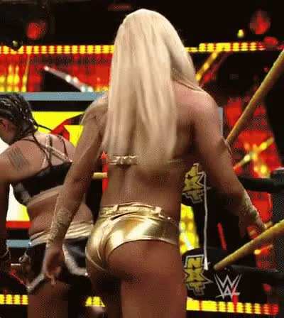 The golden goddess Mandy Rose