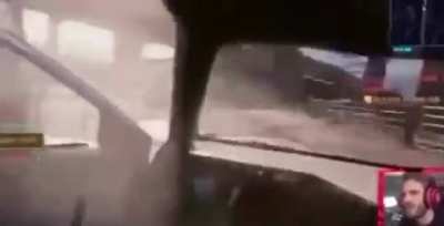 DA FUK ARE YOU DOING IM DRIVING HERE. WOH-