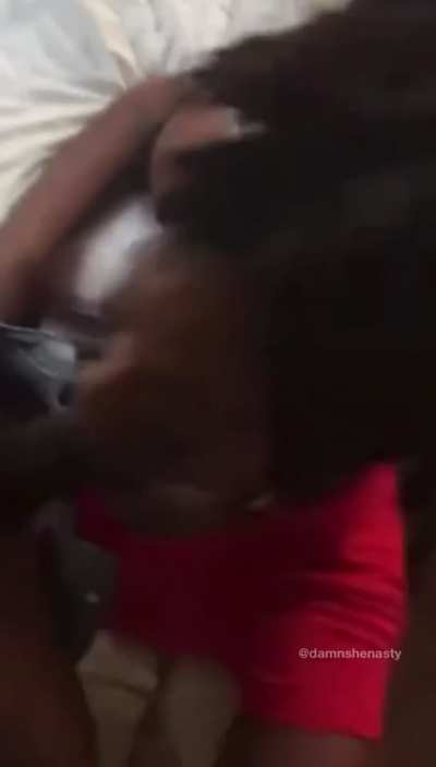 She love to eat
