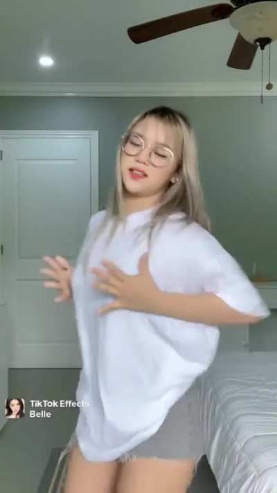 ako lng ba nag jajakol kay Carlyn?