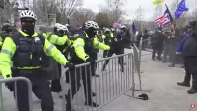 MAGA protesters are spraying pepper spray back at police on Capitol Hill.