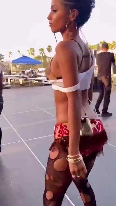 Ass or tits, which is the better jiggle