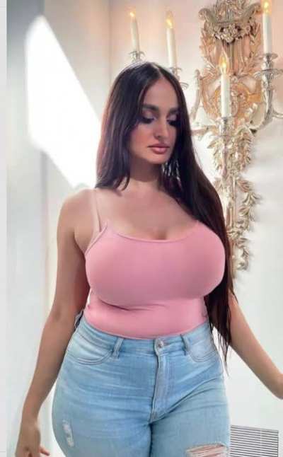 Jiggly Lana