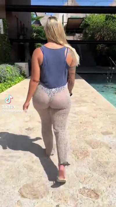 🧟‍♂️🍑