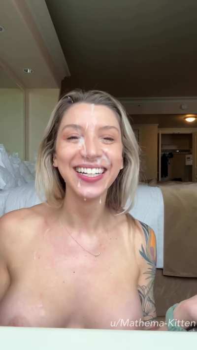 My friend with big cumshots came to town so naturally I asked him to douse me :)