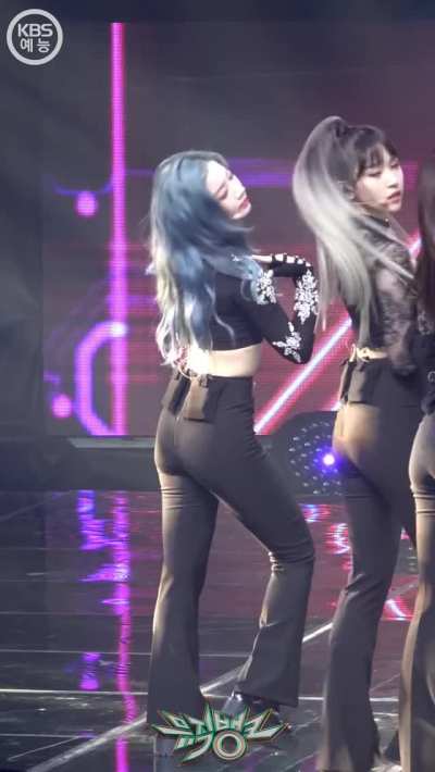 Dahyun and Mina