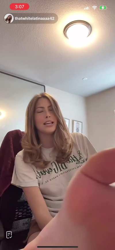 @thatwhitelatinaaaa42