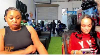This why Smaccy don’t want her on stream 😂😂😂