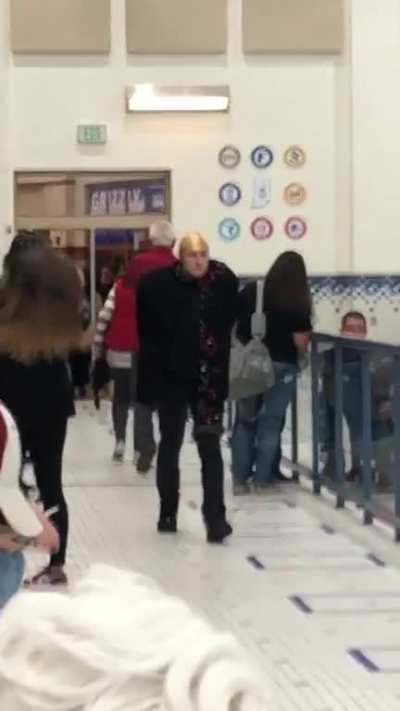 Gru