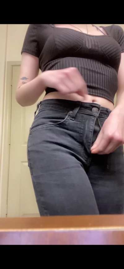 Did I stop you from scrolling for a bit Goone<wbr>r?!?❤<wbr>️🥰