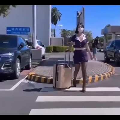 台灣臀后E<wbr>llie