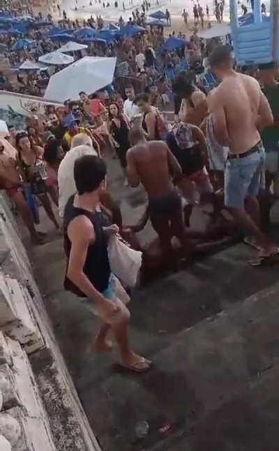 Camera man should have done better 