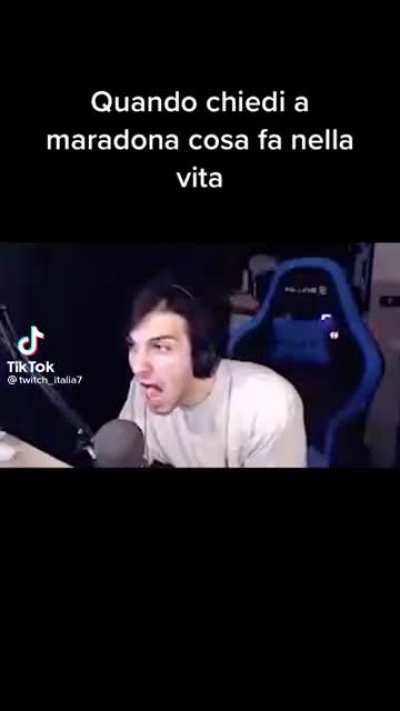 Maradona ma che ca🅱️🅱<wbr>️o fai?