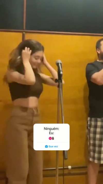 coloquei o video na velocidade normal, ela ta sem sutiã, se tivesse com mais qualidade dava pra editar pra aparecer os bico dos peito😪