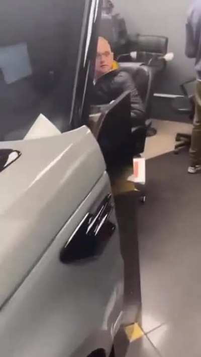 What a nice car!
