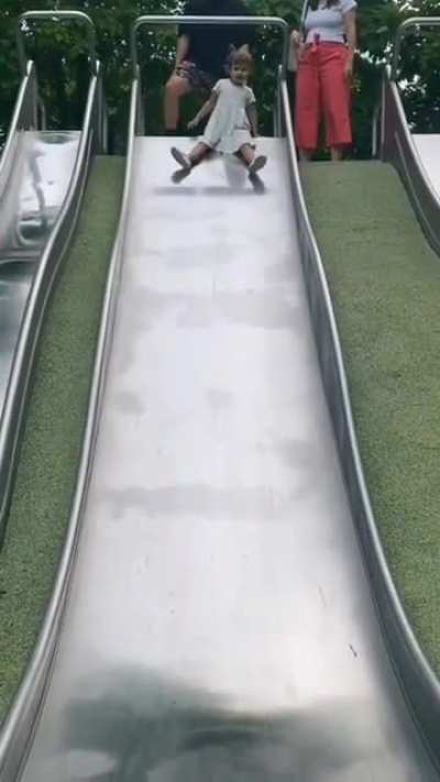 👶