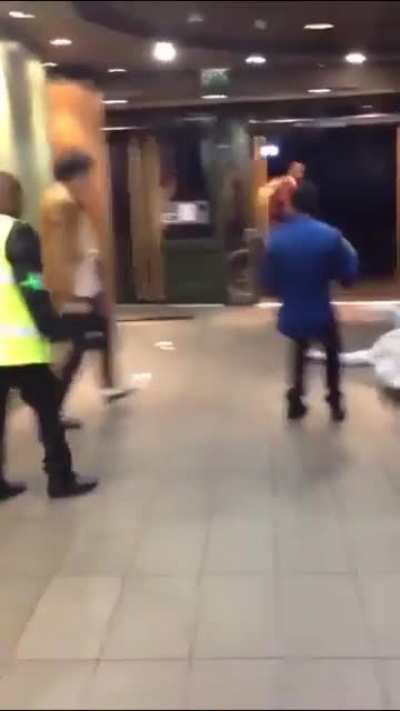 Thug gets knocked out in McDonald’s (UK)