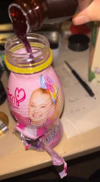 Aww hell nah they pourin the wocky slush into the jojo siwa strawberry juice