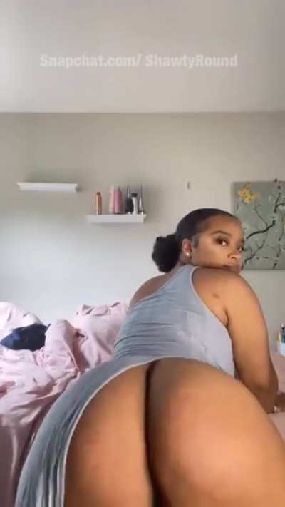 This Shit ridiculous 😩🤤