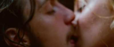 I have been jerking off to Blake Lively today like crazy, she is really underrated, seriously want her to do some more steamy scenes.